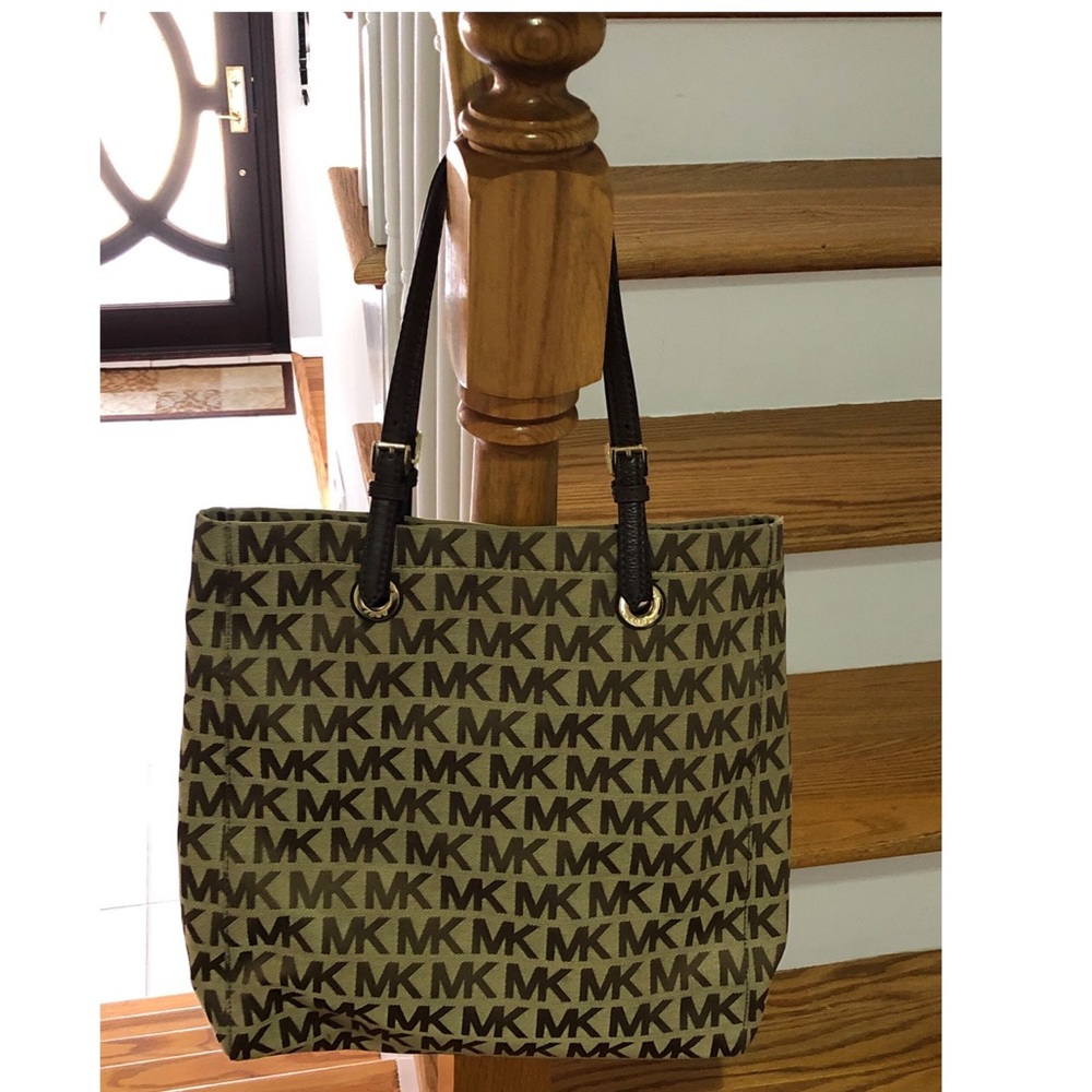 Michael Kors Jet Set Monogram Tote